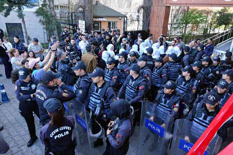 Agentes de policía fueron desplegados en la ciudad de Van